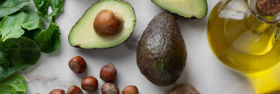 Aliments contenant des omégao3, avocat, noisettes, huile d'olive